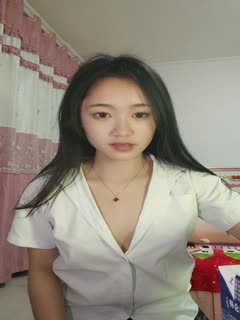 新妞巨乳丰满小妹我感觉我的胸变大了你快摸摸干完居然不让走非要继续留下魅力真大